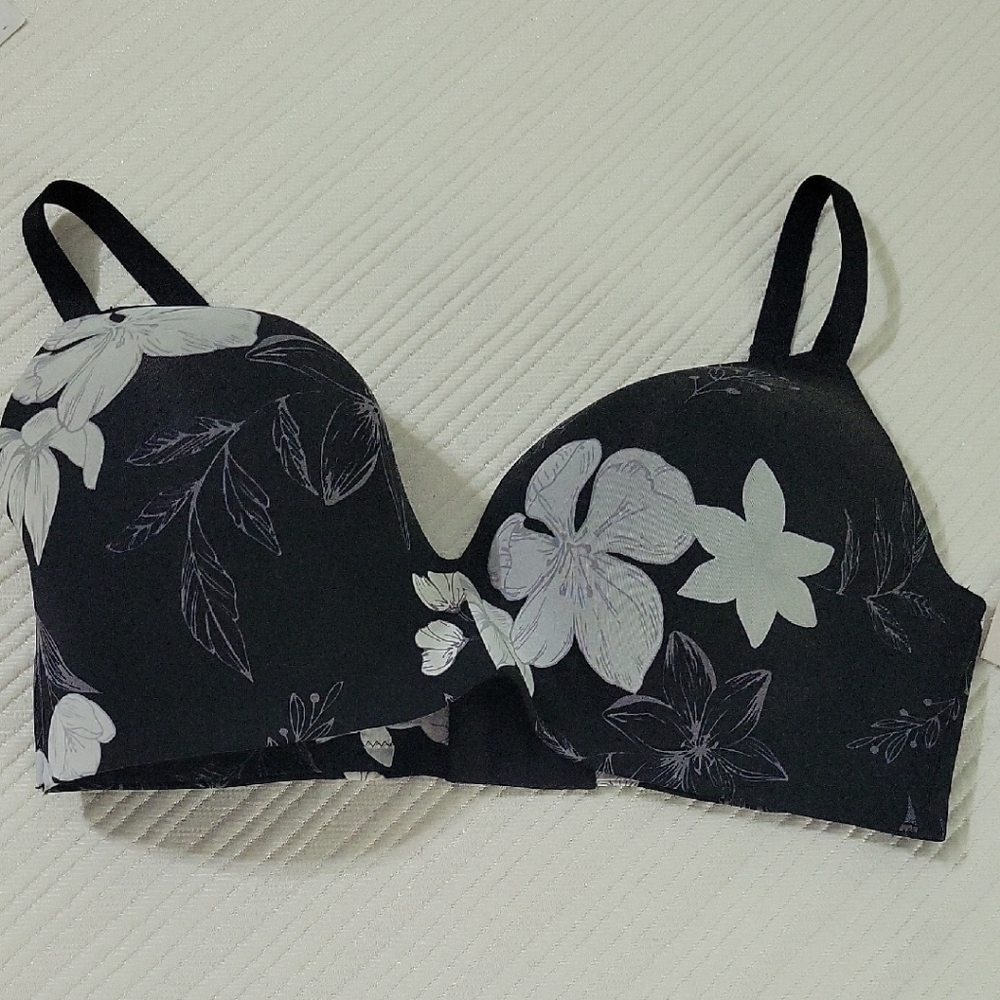 Auden Black and White Floral Bra Molded Cup Intimates